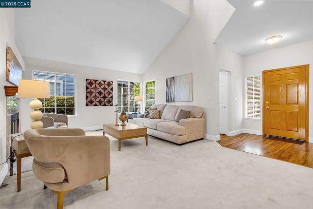 337 Saclan Terrace, Clayton CA: https://media.crmls.org/mediaz/2dcdd651-6332-425c-9775-7617fd6e3851.jpg