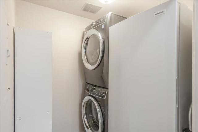 3334 Brittan Avenue, San Carlos CA: https://media.crmls.org/mediaz/2dce49d1-28f1-4b1a-a337-87afb4e278c9.jpg