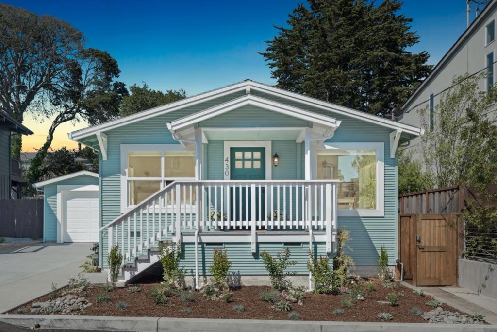 430 Hillcrest Drive
