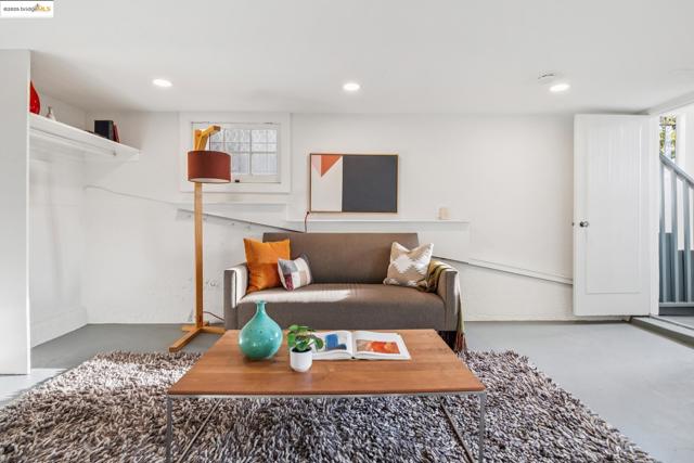 608 Colusa Ave, Berkeley CA: https://media.crmls.org/mediaz/2dd02bd6-929f-4318-b8cf-415cc411c3b8.jpg