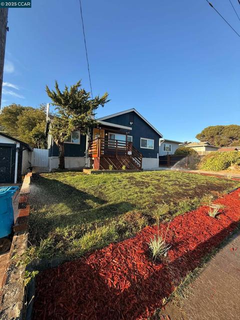314 Washington St, Vallejo CA: https://media.crmls.org/mediaz/2dd0918c-e339-47ed-a197-0e88284e5471.jpg