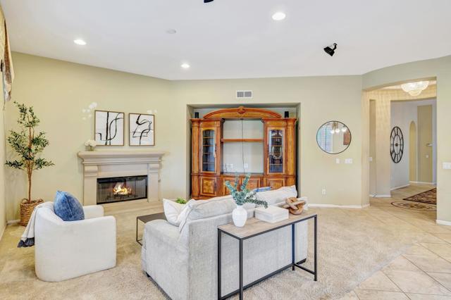 2706 VALLEYCREEK CIR, Chula Vista CA: https://media.crmls.org/mediaz/2dd10746-01eb-412c-8b3d-7f268f2af54b.jpg