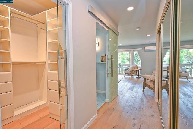3434 Tice Creek Dr, Walnut Creek CA: https://media.crmls.org/mediaz/2dd122a0-34a1-41e0-b77c-56fe8bbf1a63.jpg