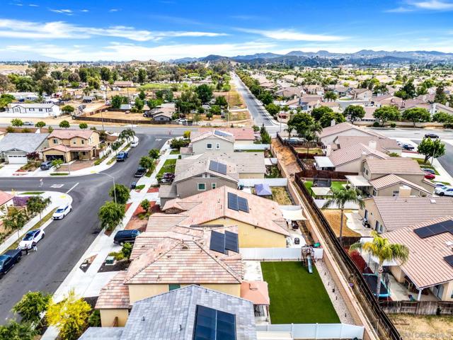 30499 Ridgely Way, Menifee CA: https://media.crmls.org/mediaz/2dd1b057-4a0b-4fe7-8658-5c0ef441fba8.jpg