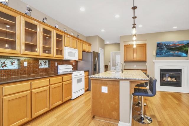 342 Desert Forest Ct, Rio Vista CA: https://media.crmls.org/mediaz/2dd1cfa1-42d2-4d98-8f7e-aaedd2e745f4.jpg