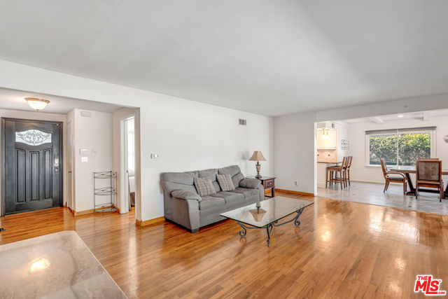 6626 Burnet Avenue photo 4