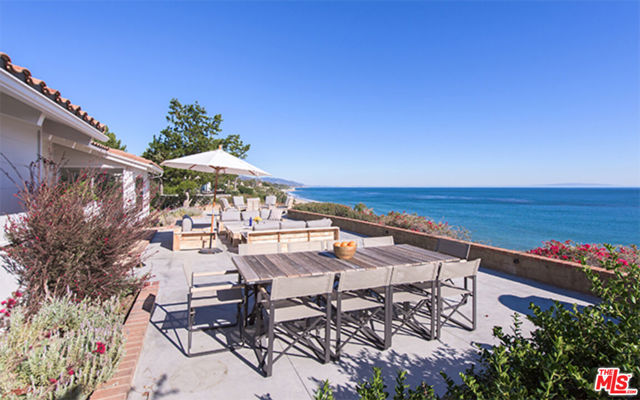 28028 SEA LANE Drive, Malibu CA: https://media.crmls.org/mediaz/2dd27721-af59-4da5-b109-0077678c6bd5.jpg