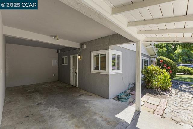 200 El Dorado Ave, Danville CA: https://media.crmls.org/mediaz/2dd28e4b-adf8-4927-b465-fba6658e2d35.jpg
