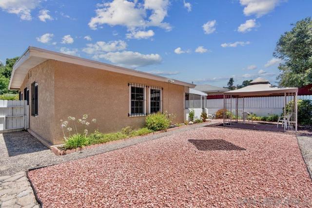 6343 Jeff Street, San Diego CA: https://media.crmls.org/mediaz/2dd3a614-d511-4921-bc49-581ed0e181cb.jpg