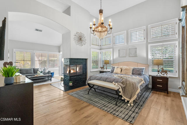 48 Golden Glen Drive, Simi Valley CA: https://media.crmls.org/mediaz/2dd3ae6c-15df-452f-94ea-354ebe1187e6.jpg