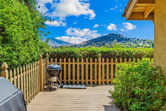 10065 Canyonview Court, Spring Valley CA: https://media.crmls.org/mediaz/2dd3c55e-a124-4a14-88e6-4ffc878b326e.jpg