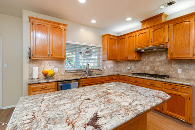 Detail Gallery Image 14 of 42 For 10906 Rosslyn Ln, Bakersfield,  CA 93311 - 4 Beds | 3 Baths