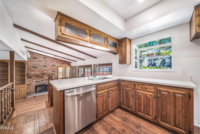 5028 El Adobe Lane, La Crescenta CA: https://media.crmls.org/mediaz/2dd4411f-d0ec-492e-9a54-772fd0a2417f.jpg