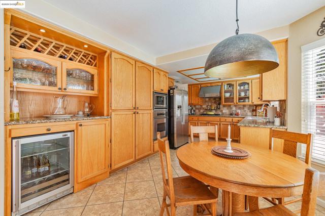4452 Pronghorn Ct, Antioch CA: https://media.crmls.org/mediaz/2dd4c041-d1a9-4eaa-855a-20b4253a990f.jpg