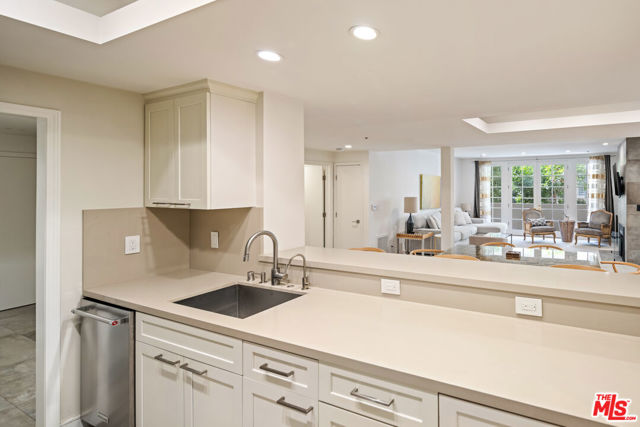 Drew Fenton | 575 S Barrington Avenue Los Angeles CA | MLS: 7468286 Drew Fenton | 575 S Barrington Avenue Los Angeles CA | MLS: 7468286