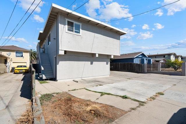 723725 Kilbreth, Salinas CA: https://media.crmls.org/mediaz/2dd5150f-027b-4b58-9fe7-b02352e17a51.jpg