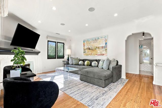8266 Clinton Street photo 3