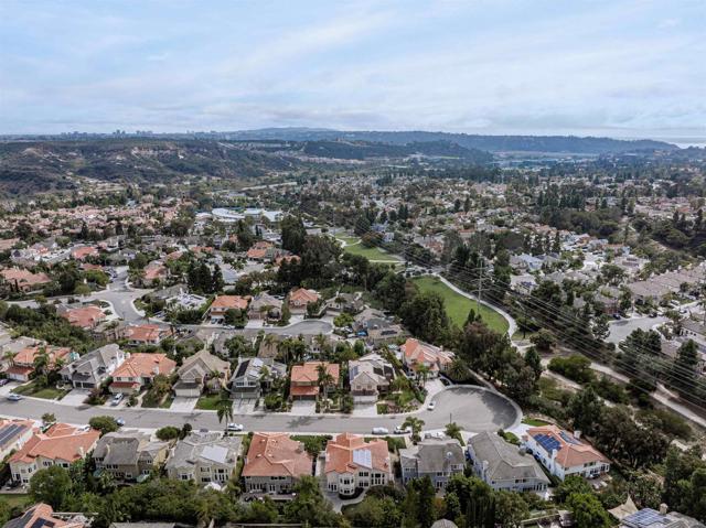 4436 Heritage Glen, San Diego CA: https://media.crmls.org/mediaz/2dd58fd6-73dc-447a-b2b1-6d3e2482edec.jpg
