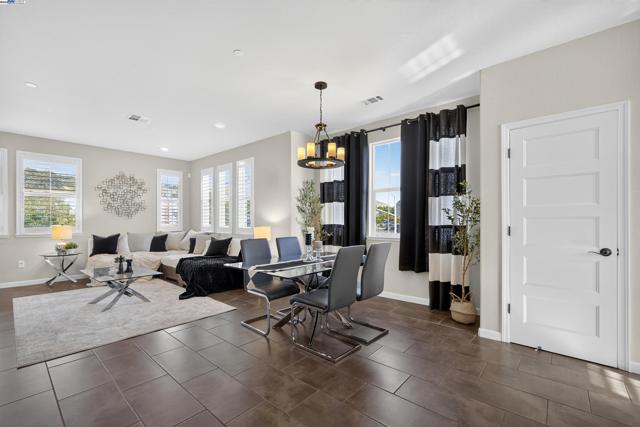 25943 Dollar St, Hayward CA: https://media.crmls.org/mediaz/2dd5bd74-fc8a-4f67-ab9d-af953b0f3779.jpg