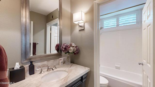 2343 Solway Court, Thousand Oaks CA: https://media.crmls.org/mediaz/2dd66cf5-08c2-4e7d-b383-58ab301087ce.jpg
