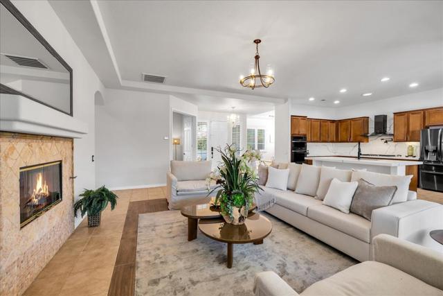 44875 Via Catalina, La Quinta CA: https://media.crmls.org/mediaz/2dd680ff-0967-4696-8d57-dd1410d1eed5.jpg