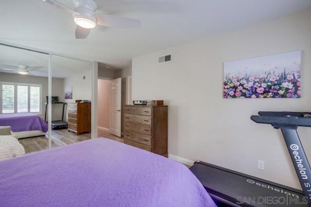 10970 Shy Bird Ln, San Diego CA: https://media.crmls.org/mediaz/2dd6812f-1e97-4da5-8df2-a7f58bd9cb87.jpg