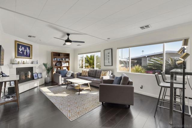7004 San Bartolo, Carlsbad CA: https://media.crmls.org/mediaz/2dd6b833-f226-4e74-9b50-1c45d52f291b.jpg