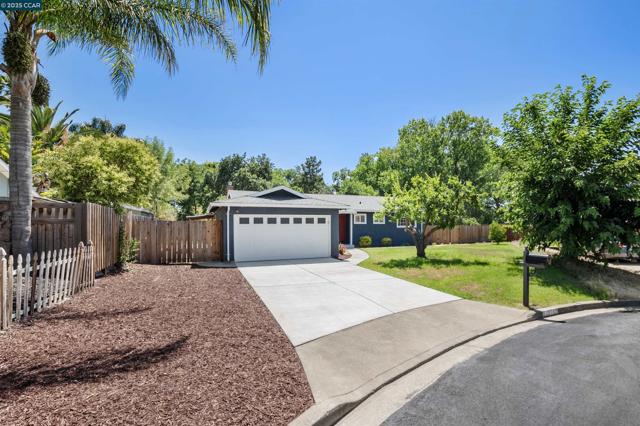 5182 La Corte Bonita, Concord CA: https://media.crmls.org/mediaz/2dd6d107-f8f7-497f-ae15-0d3a0fb8e7be.jpg