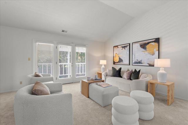 14721 Live Oak Lane, Saratoga CA: https://media.crmls.org/mediaz/2dd74916-6e1b-48f3-ab48-14616941d778.jpg