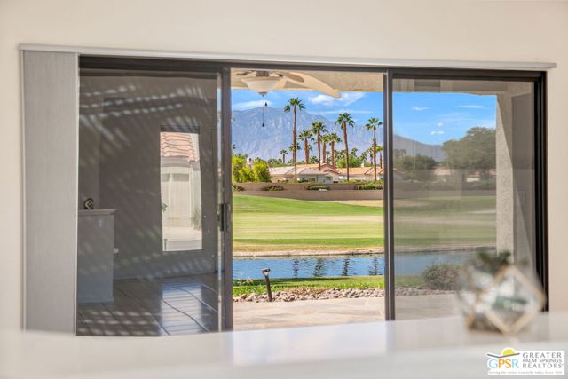 41387 Princeville Lane, Palm Desert CA: https://media.crmls.org/mediaz/2dd82cd5-1b94-4af4-8c91-2ebc8d4bd029.jpg
