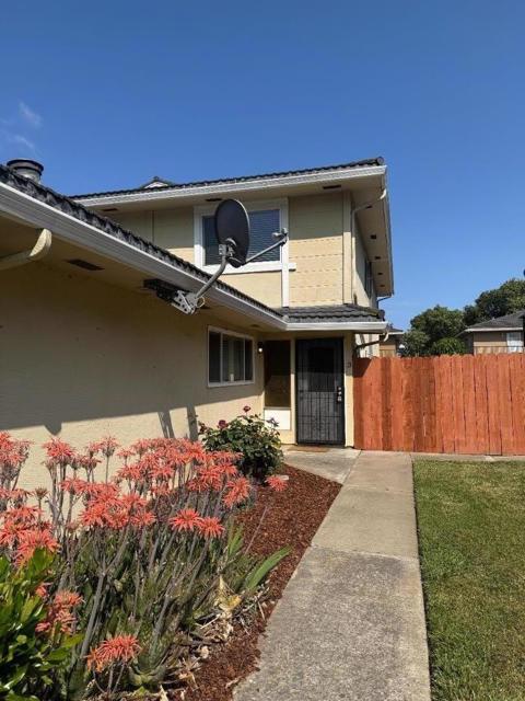 5692 Playa Del Rey, San Jose CA: https://media.crmls.org/mediaz/2dd875af-6f56-4c97-86a0-632a029b7ccf.jpg