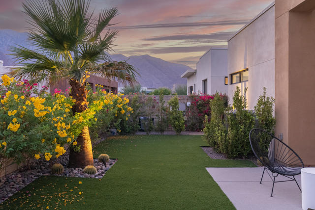 761 Nugget Lane, Palm Springs CA: https://media.crmls.org/mediaz/2dd87ef8-3f42-41d8-9fa6-676f4406f358.jpg