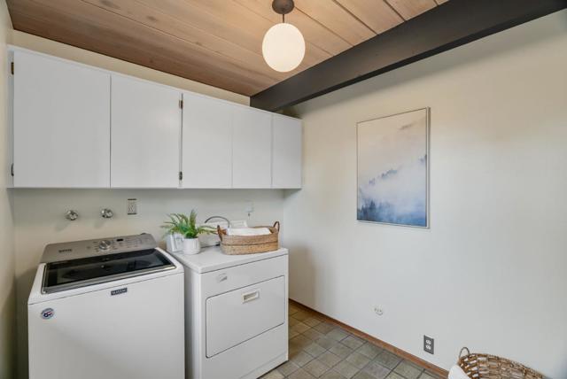 1339 Lennox Way, Sunnyvale CA: https://media.crmls.org/mediaz/2dd94fc4-02f8-4bde-b238-2b0bac9b3e7b.jpg