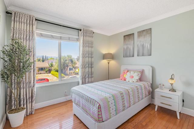 5769 Barnswell Way, San Jose CA: https://media.crmls.org/mediaz/2dd9a39a-7063-44a3-a014-b1b43f21ae6e.jpg