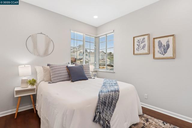 868 Clifton Way, Vacaville CA: https://media.crmls.org/mediaz/2dd9be18-b598-4525-9d75-ff2f409503d0.jpg