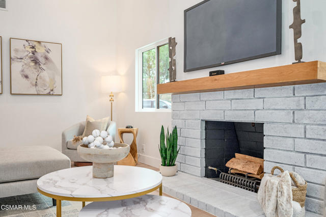 674 Lautrec Court, Thousand Oaks CA: https://media.crmls.org/mediaz/2dd9ccc8-ec98-4de4-86ab-d861b14bb008.jpg