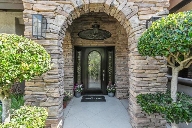 4716 S Mission Rd, Fallbrook CA: https://media.crmls.org/mediaz/2ddacaa7-c385-42fe-99c9-ebf8f9aa6161.jpg