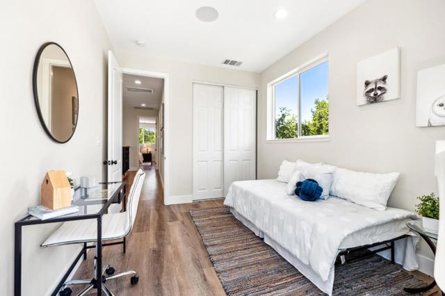 2054 Cranworth Circle, San Jose CA: https://media.crmls.org/mediaz/2ddafbd0-ff70-4801-b50c-1dbbc3bb340f.jpg