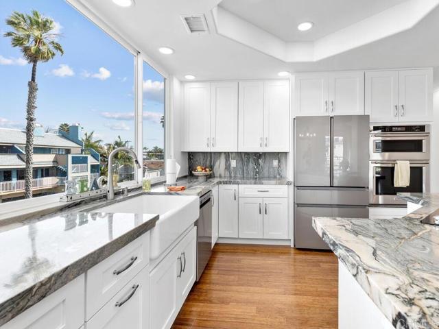 Detail Gallery Image 7 of 36 For 901 S Pacific St #302,  Oceanside,  CA 92054 - 3 Beds | 2/1 Baths