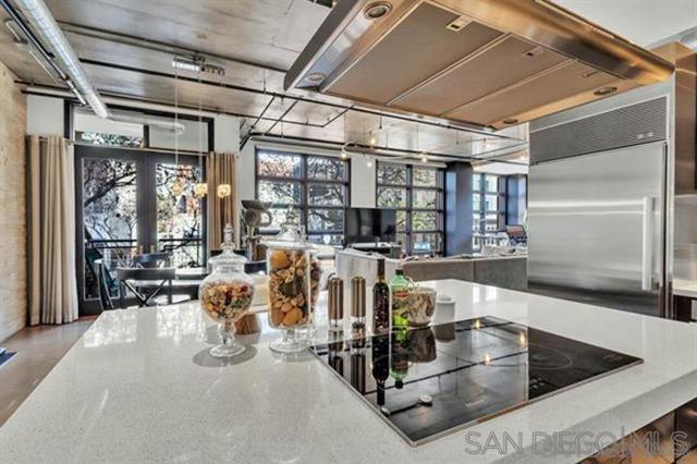 877 Island Ave, San Diego CA: https://media.crmls.org/mediaz/2ddb5477-175f-4f52-a07c-745189f422a5.jpg