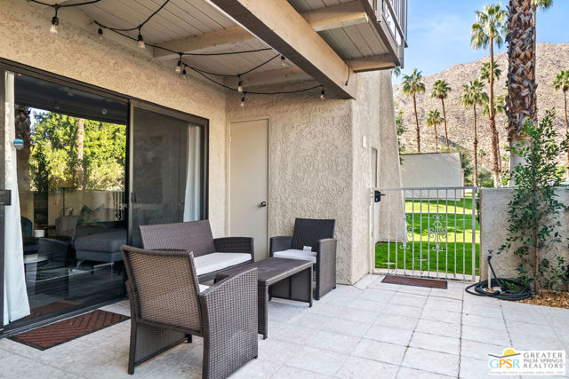 2180 S Palm Canyon Drive, Palm Springs CA: https://media.crmls.org/mediaz/2ddb9ee7-d0c6-43d0-ba38-87801759a424.jpg