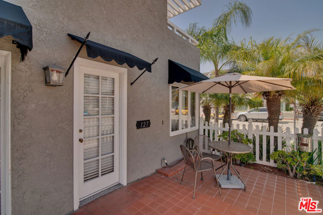 127 Abalone Avenue, Newport Beach CA: https://media.crmls.org/mediaz/2ddbd29e-6fbb-49d6-a59c-c55f64611edb.jpg