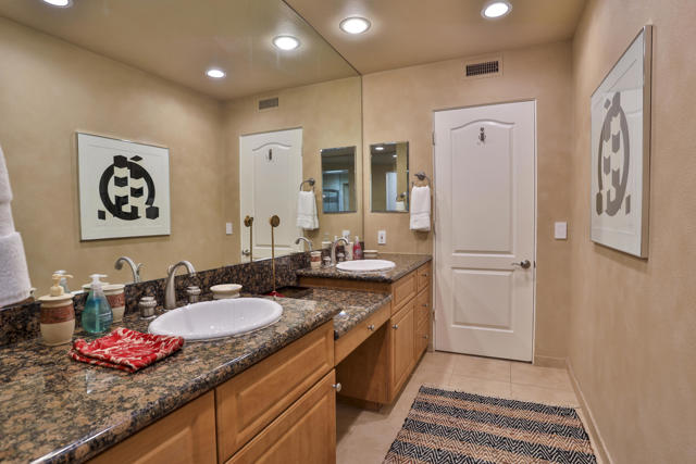 45735 Pawnee Road, Indian Wells CA: https://media.crmls.org/mediaz/2ddc18b9-928b-45eb-8a68-4062725b3080.jpg