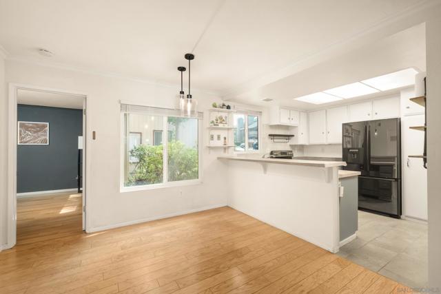 6544 College Grove Dr, San Diego CA: https://media.crmls.org/mediaz/2ddca710-5c7f-4202-b175-cb0a0233c9fa.jpg