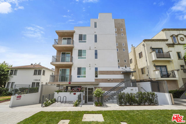 11042 La Maida Street, North Hollywood CA: https://media.crmls.org/mediaz/2ddcc40e-6c98-4cd0-ab66-2cdda1fed0d3.jpg