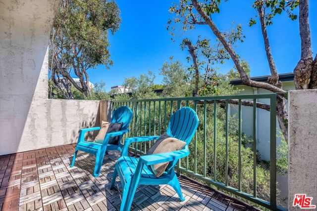 11965 Gorham Avenue, Los Angeles CA: https://media.crmls.org/mediaz/2ddd43cd-2afb-4041-9a27-2eaa6d2061fa.jpg
