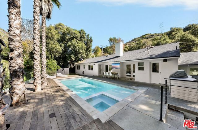 3443 Mandeville Canyon Road, Los Angeles CA: https://media.crmls.org/mediaz/2ddde09e-312f-43a1-aeab-f7159fe8cc04.jpg