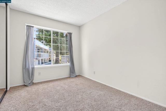 15 Glenwood, Hercules CA: https://media.crmls.org/mediaz/2dde2c1f-4385-442c-96e8-877a7a9f5639.jpg