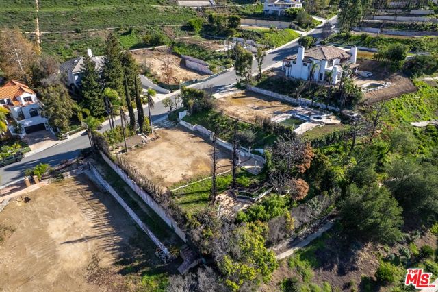 16780 Monte Hermoso Drive, Pacific Palisades CA: https://media.crmls.org/mediaz/2dde9ee1-95bc-4856-83c4-8b0a63d0fa7b.jpg