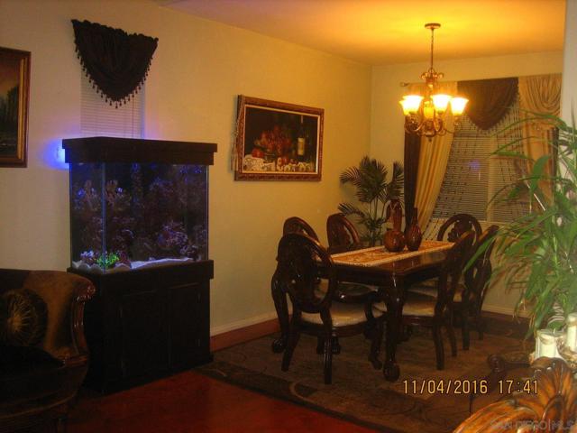 11342 Village ridge Rd, San Diego CA: https://media.crmls.org/mediaz/2ddeb9e6-a365-4f29-afca-6185e735fd22.jpg